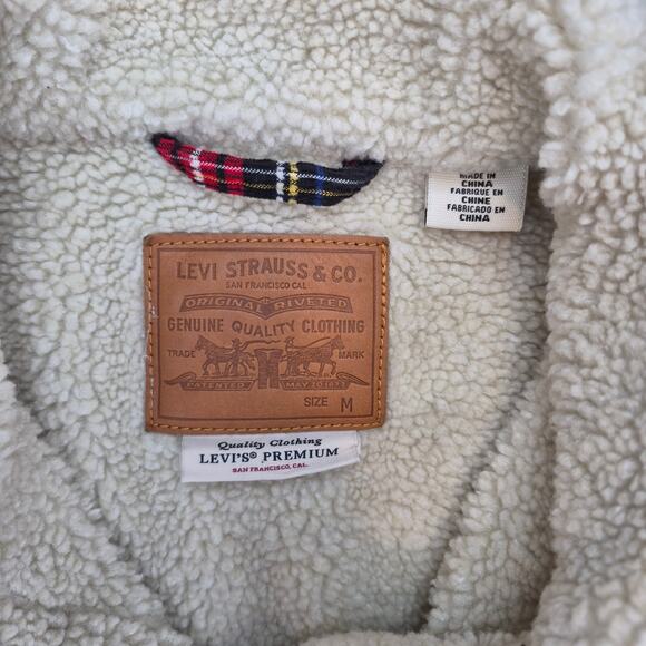 Levi’s Woman's Cropped Red Plaid Corduroy Trucker Jacket Sz M Sherpa Lined - Picture 4 of 9